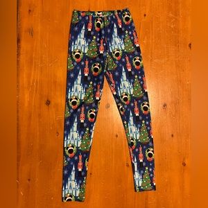Disney Christmas leggings.  Girls 6